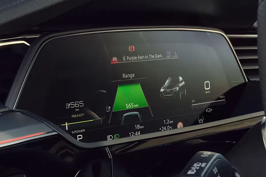 audi-q8-sportback-e-tron-instrument-cluster