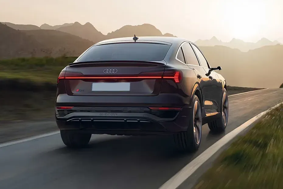 audi-q8-sportback-e-tron-rear-view