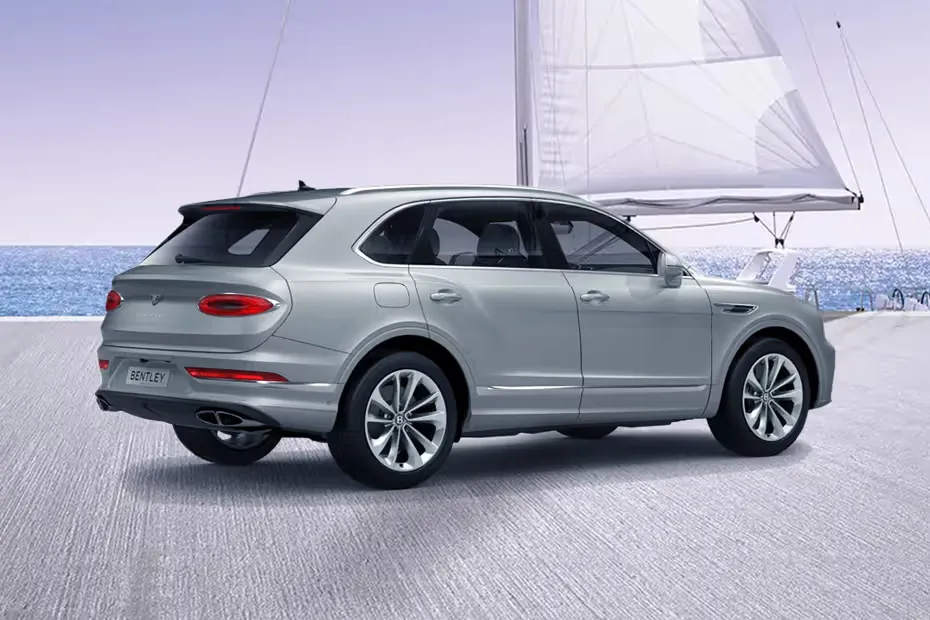 bentley-bentayga-rear-right-view