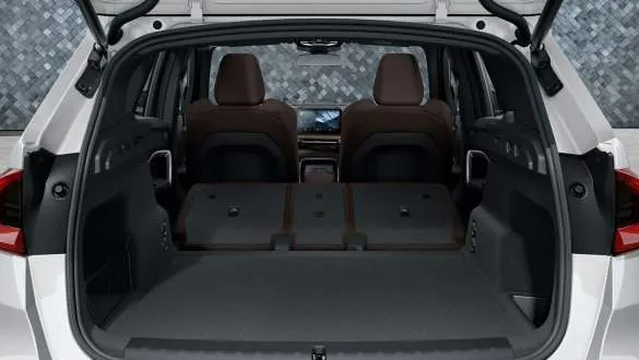 bmw-ix1-boot-space