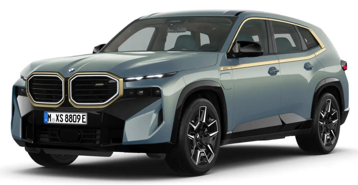 bmw-xm-front-left-view