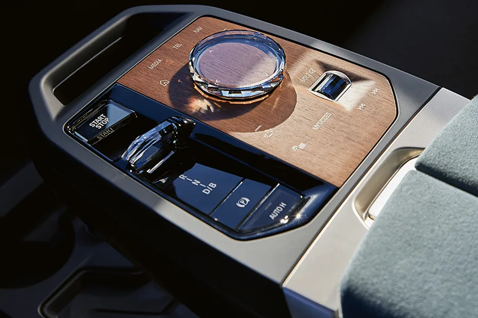 BMW iX