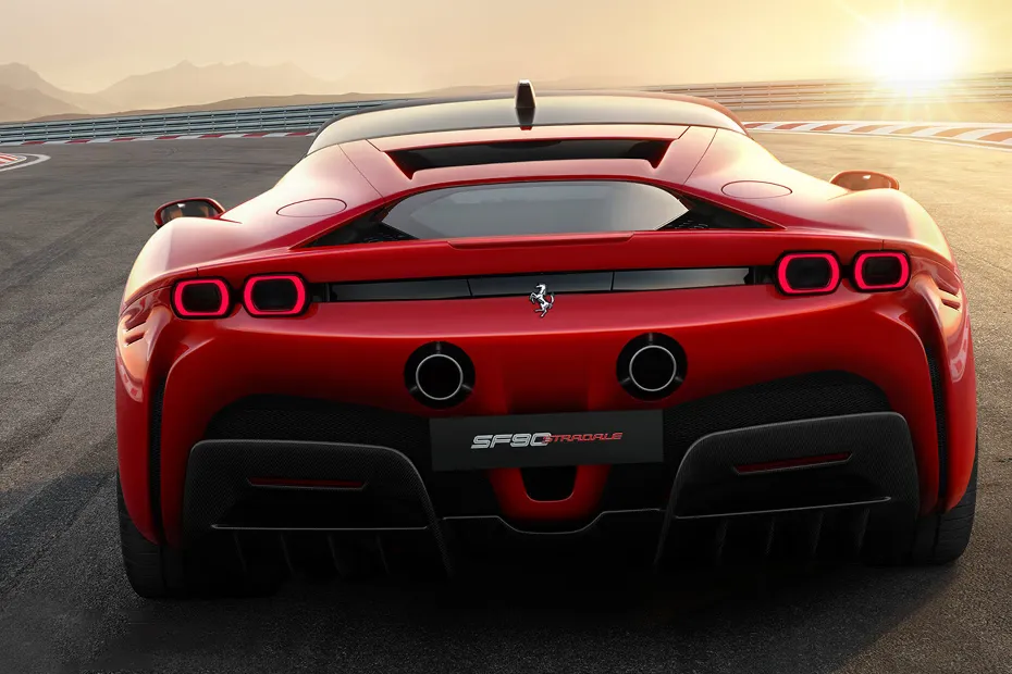ferrari-sf90-stradale-rear-view