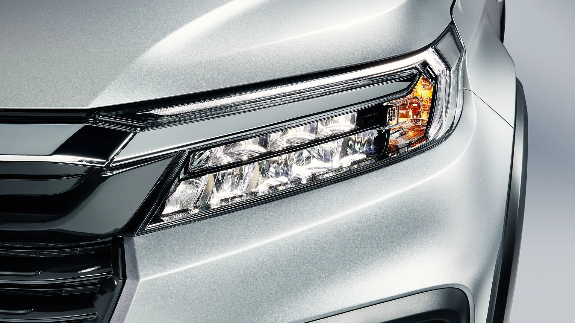 honda-brv-headlight