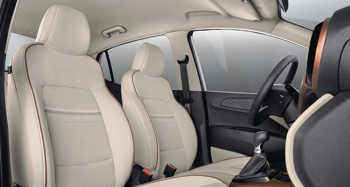 hyundai-aura-front-seats