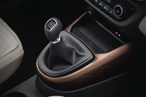 hyundai-aura-gear-lever