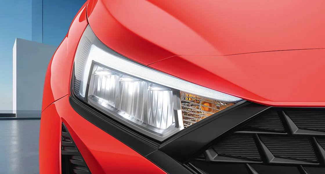hyundai-i20-head-light