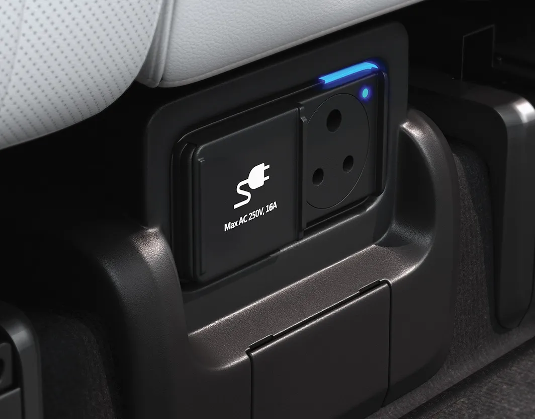 hyundai-iqniq-5-charging-socket