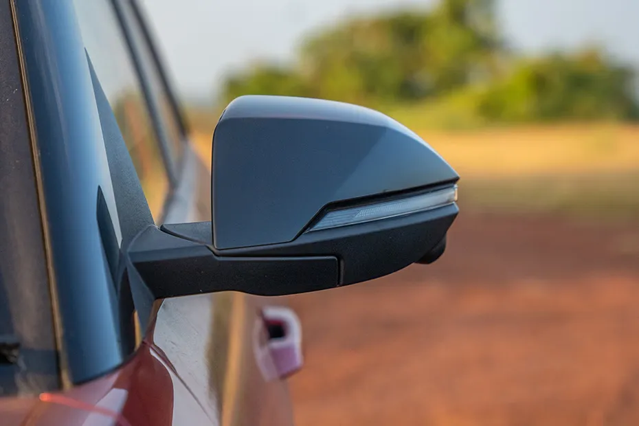 hyundai-venue-n-line-side-mirror