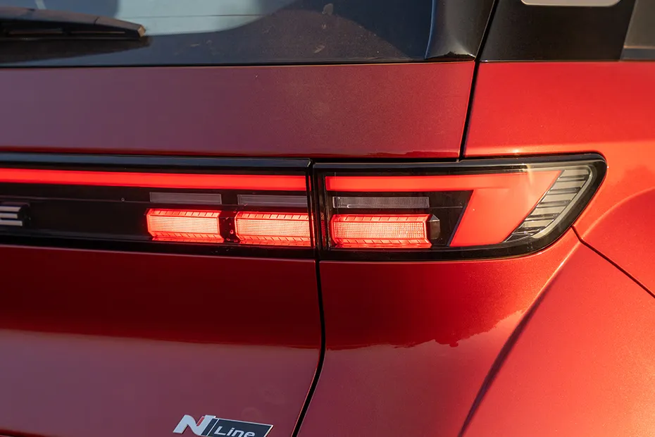 hyundai-venue-n-line-taillight