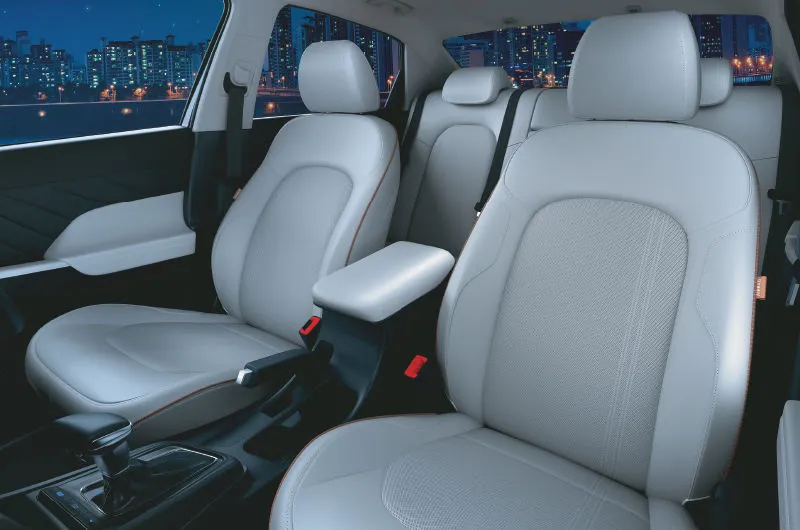 hyundai-verna-front-seats