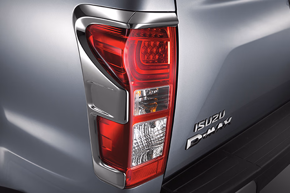 isuzu-hi-lander-taillight