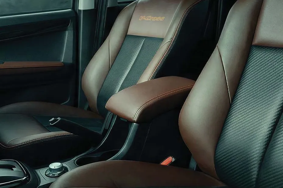isuzu-v-cross-front-armrest