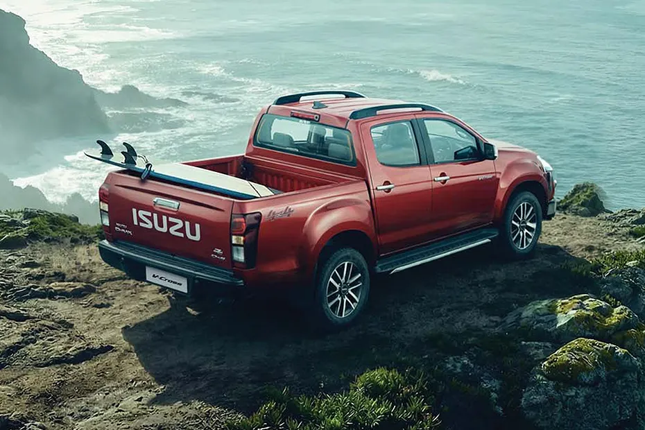 isuzu-v-cross-rear-right-view