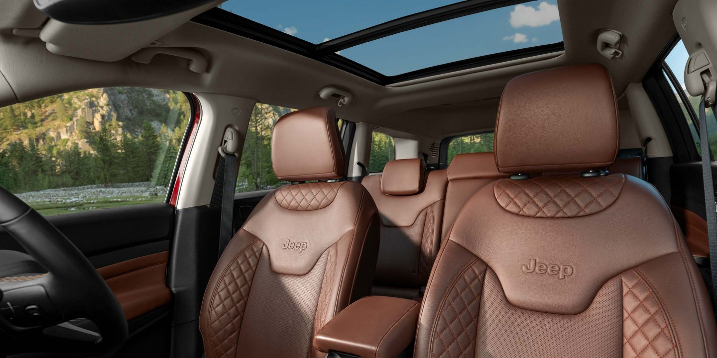 jeep-meridian-front-seats