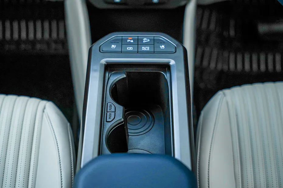 kia-carens-clavis-ev-cup-holder