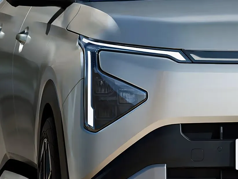 kia-carens-clavis-headlight