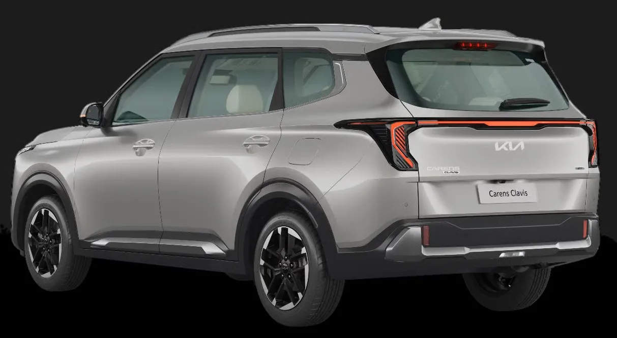 kia-carens-clavis-rear-left-view