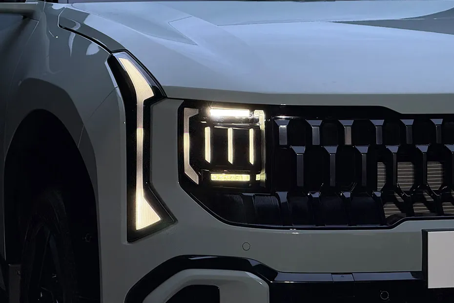 kia-seltos-headlight