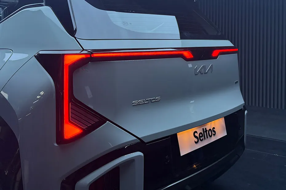 kia-seltos-taillight