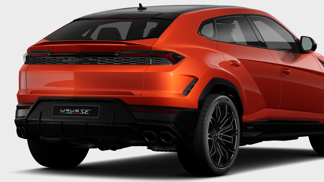 lamborghini-urus-rear-right-view