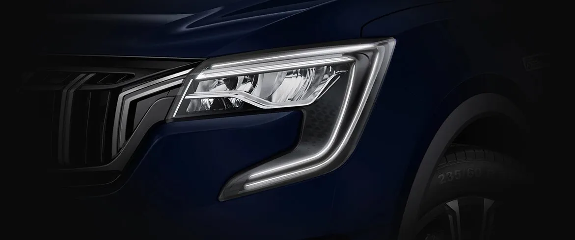 mahindra-XUV-700-head-light
