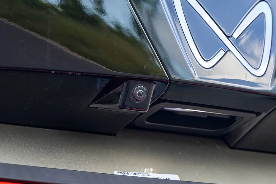 mahindra-xev-9s-360-camera-rear