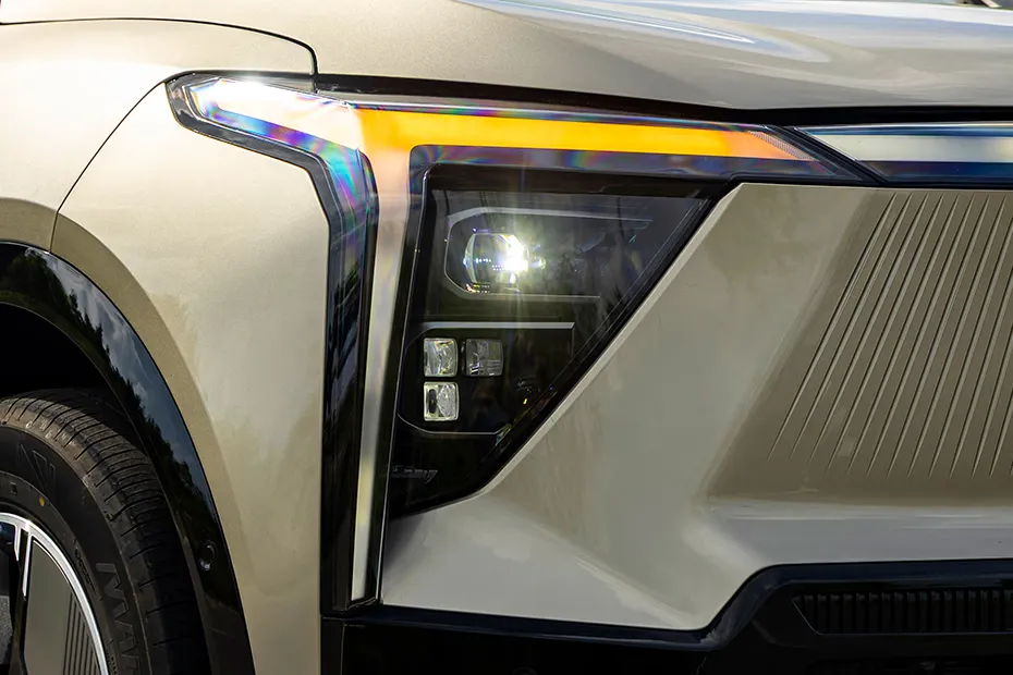 mahindra-xev-9s-headlight