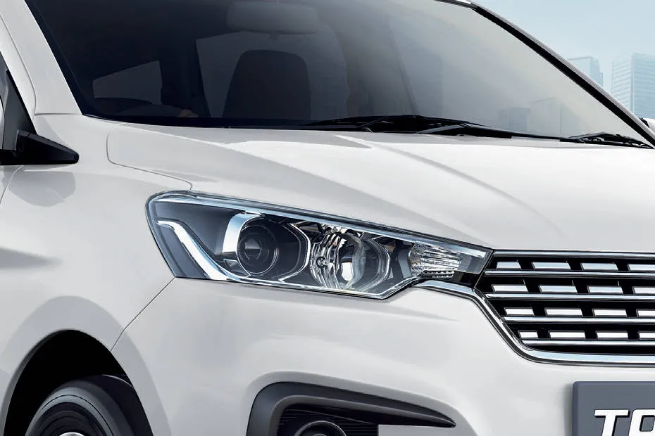 maruti-suzuki-ertiga-tour-head-light