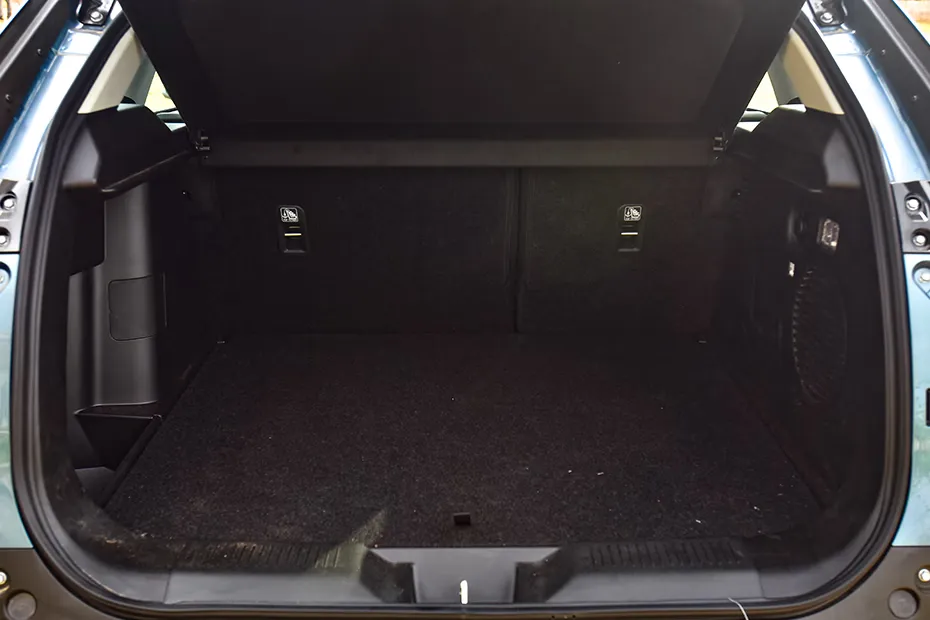 maruti-victoris-boot-space