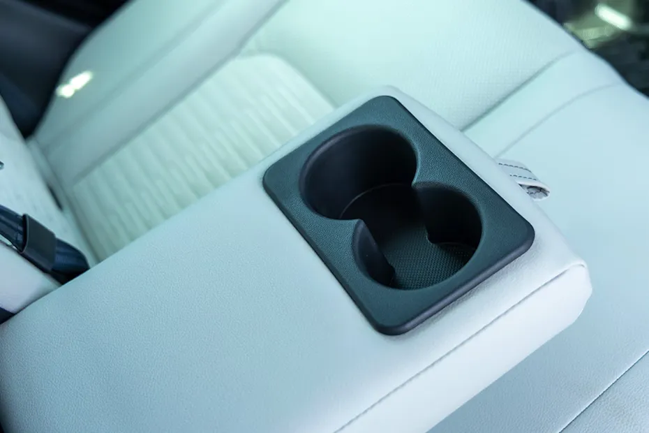 maruti-victoris-cup-holder-rear