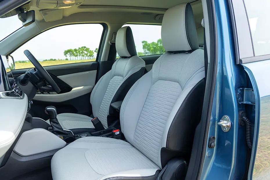 maruti-victoris-front-seat