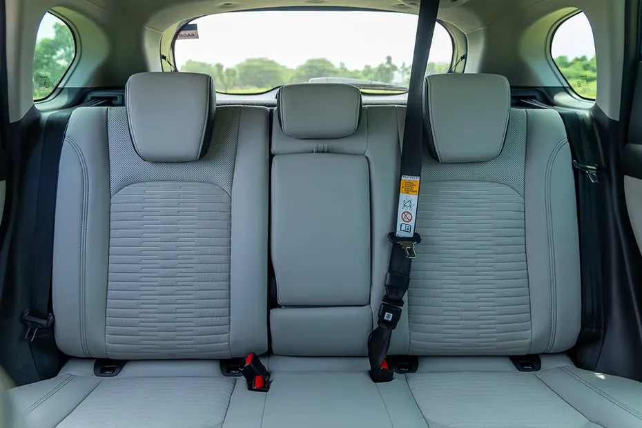 maruti-victoris-rear-seats