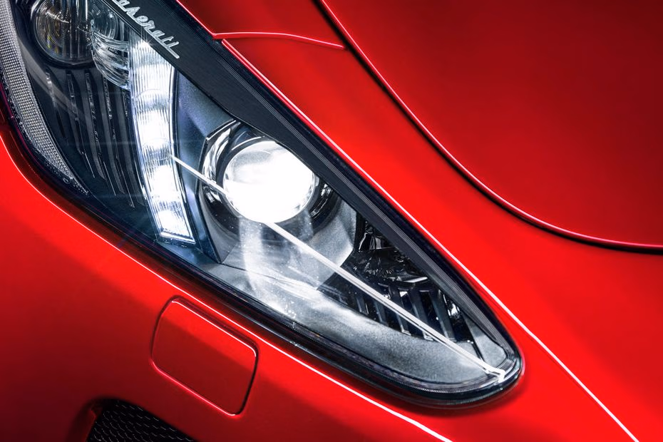 maserati-granturismo-headlight