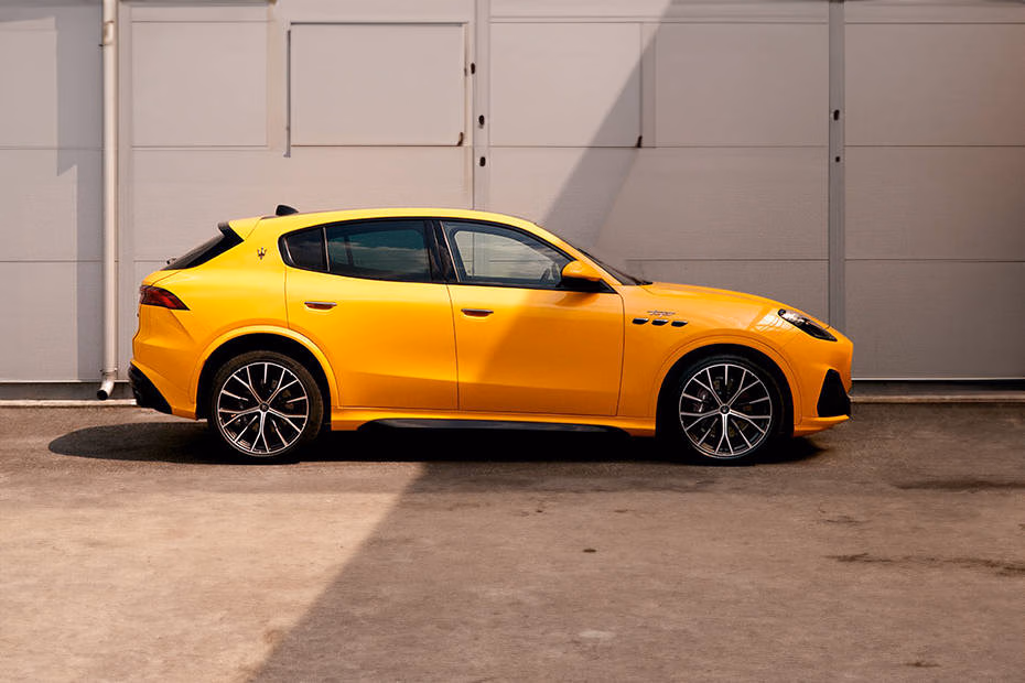 maserati-grecale-right-view