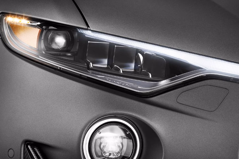 maserati-levante-headlight