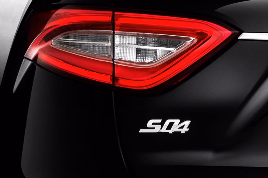 maserati-levante-taillight