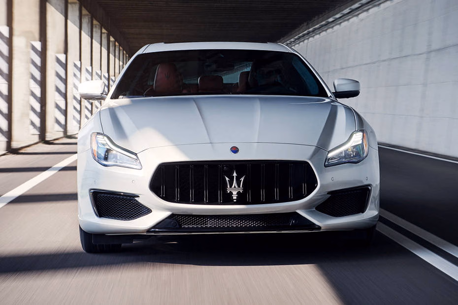 maserati-quattroporte-front-view
