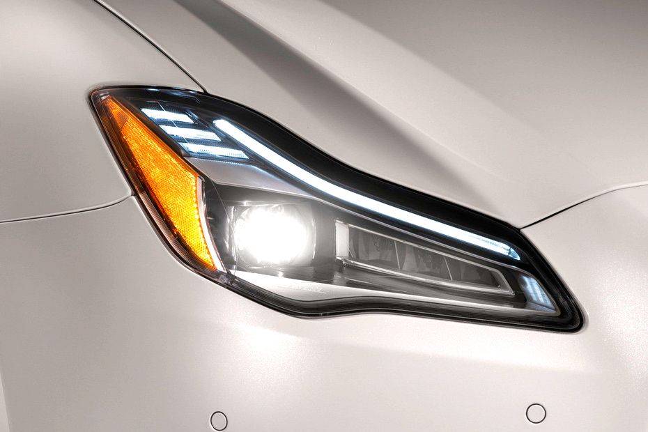 maserati-quattroporte-headlight