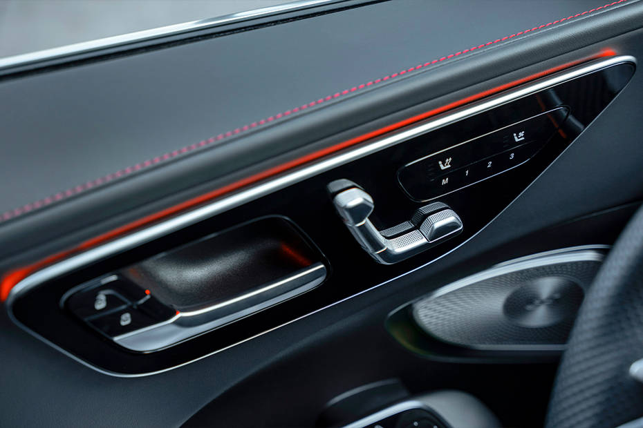 mercedes-benz-amg-c-63-door-controls