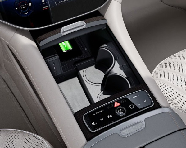 mercedes-benz-amg-eqs-gear-shifter