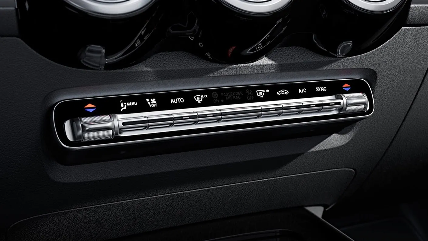 mercedes-benz-amg-gla-35-climate-controller