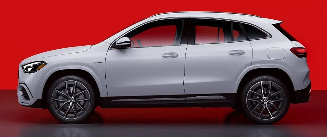 mercedes-benz-amg-gla-35-left-view