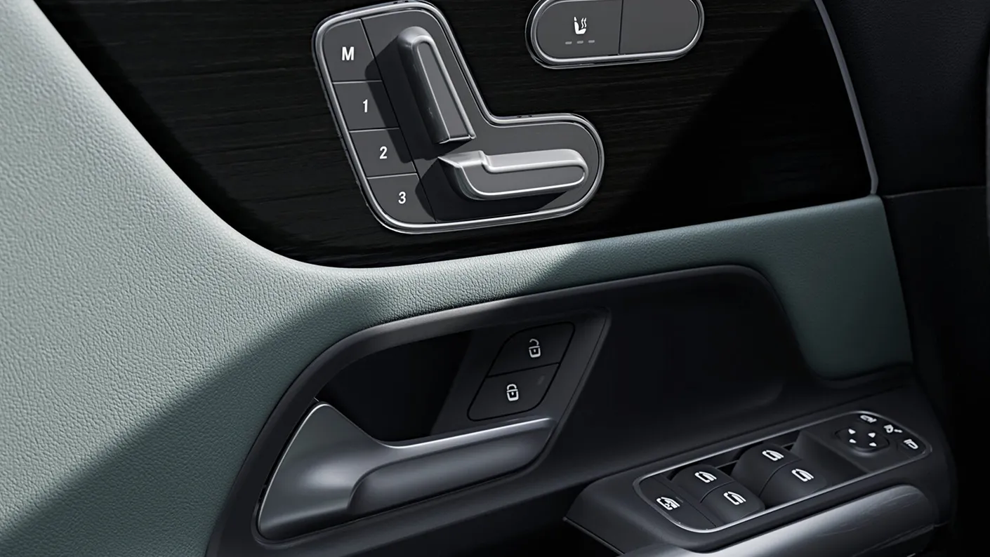 mercedes-benz-amg-gla-35-seat-adjusting-control