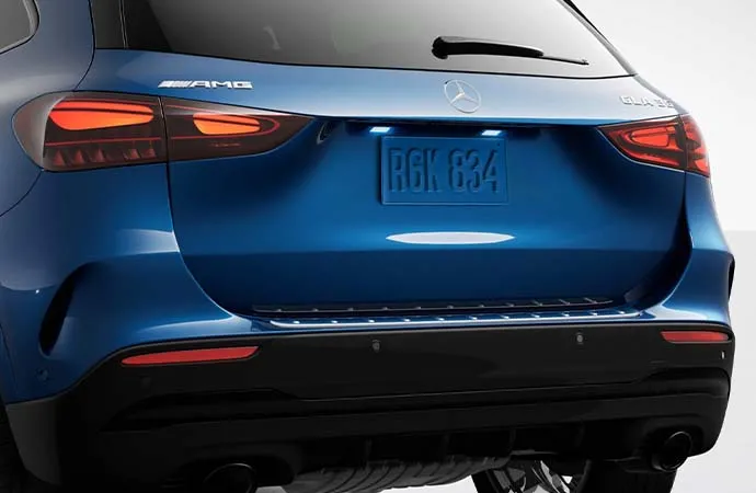 mercedes-benz-amg-gla-35-tail-lamp