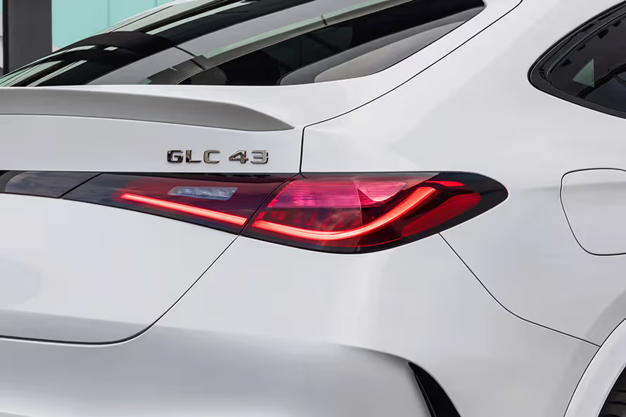 mercedes-benz-amg-glc-43-tail-light