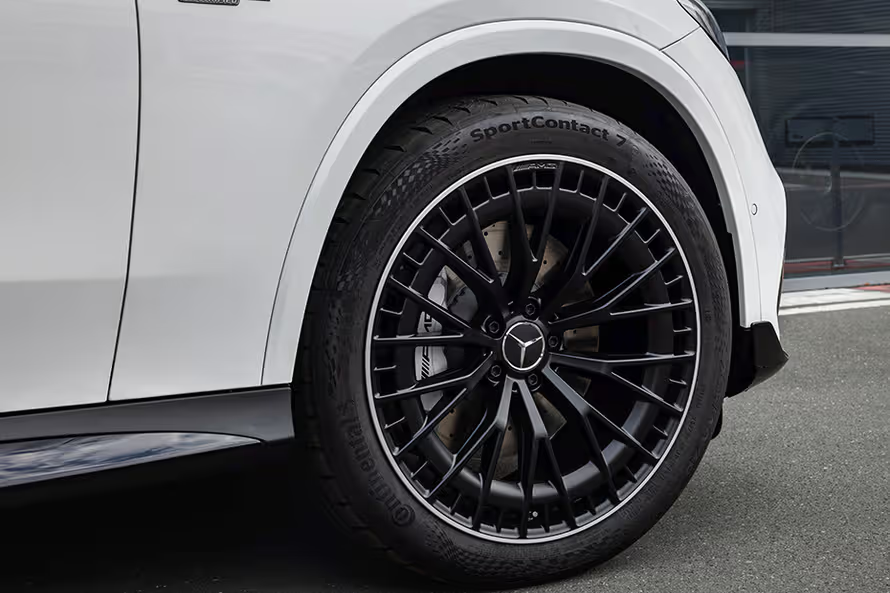 mercedes-benz-amg-glc-43-wheel