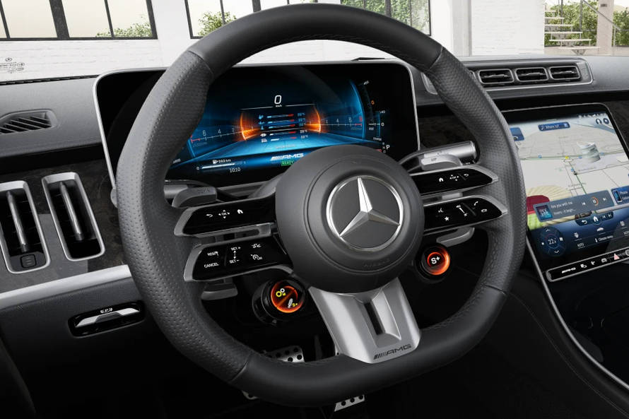mercedes-benz-amg-s-63-steering-with-control