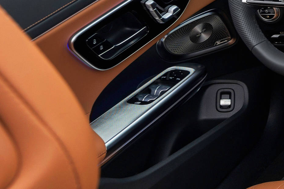 mercedes-benz-cle-cabriolet-door-controls
