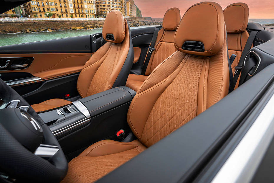 mercedes-benz-cle-cabriolet-door-view-of-driver-seat